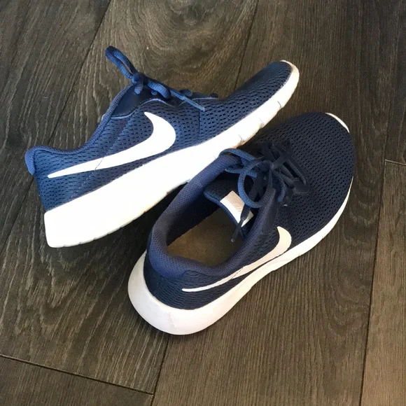 ⭐️ Nike Midnight Navy & Royal-White Runners - Picture 6 of 8